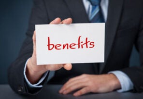 7-benefits-to-offer-employees-in-your-small-business