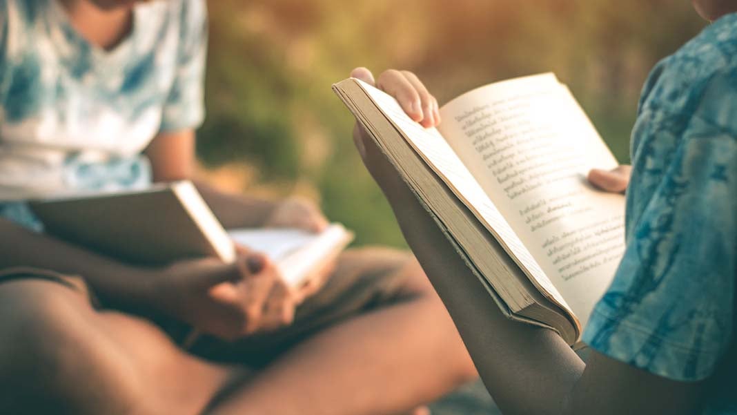 5 Inspiring Books That Will Add Some Happiness and Wisdom to Your Life