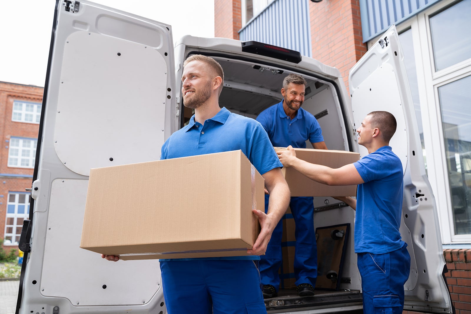 All the Right Moves – What to Look For in a Luxury Moving Service