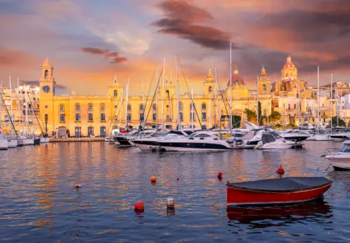 a harbor in the city of birgu