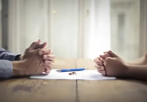 a photo of a divorce preceding